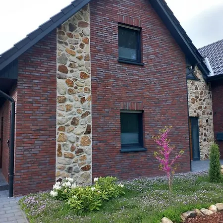 Neubau: Im Suddenfeld - Zentral Und Doch Ruhig Gelegen *
